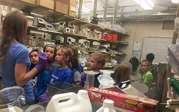 Cumberland elementary students visit lab