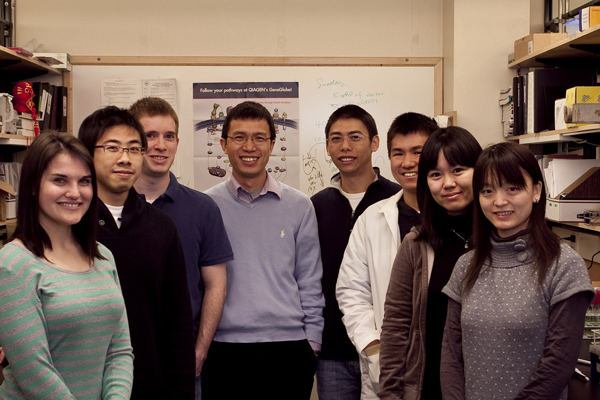 Professor Zhao-Qing Luo with his research group