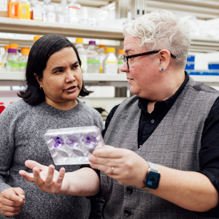 Shalini Low-Nam and Brittany Allen-Petersen in the BAP lab.